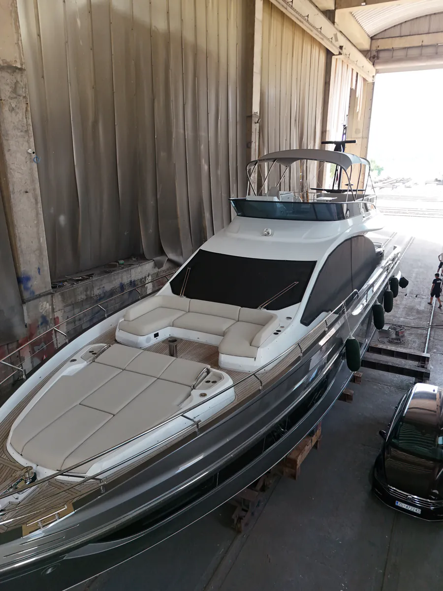 Azimut S7 — Bimini #15
