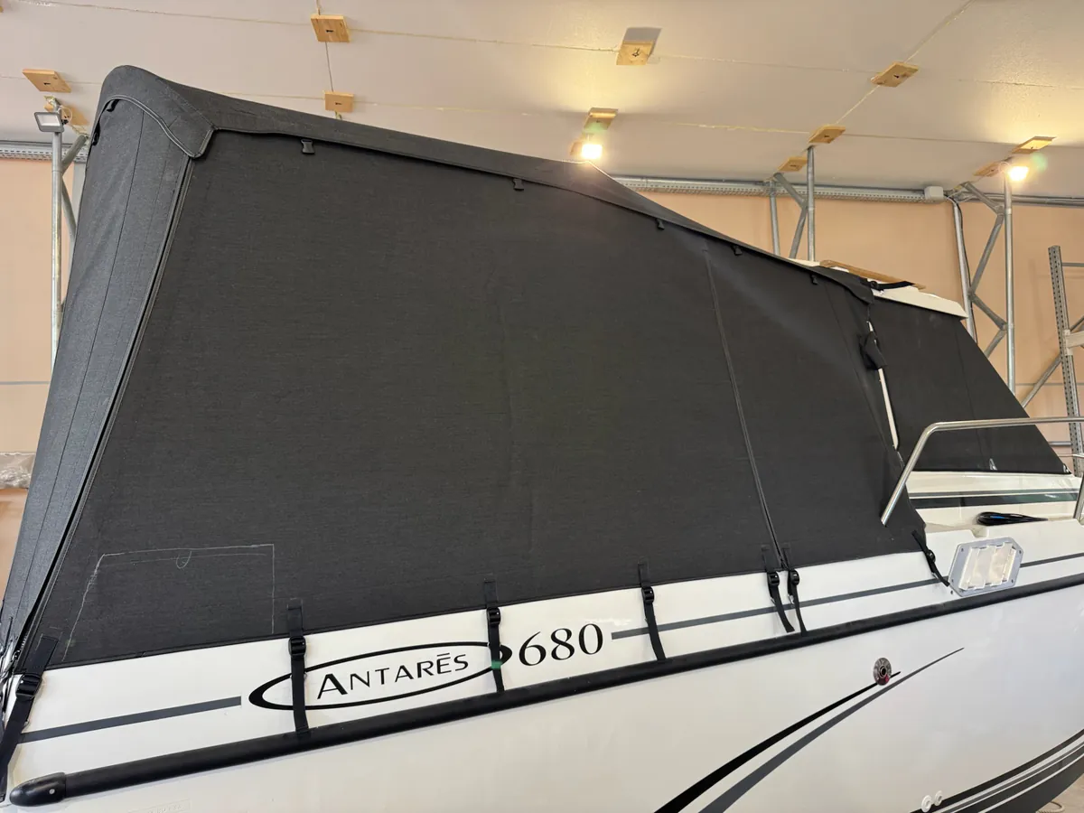 Beneteau Antares 680 — Krmeno zatvaranje #1