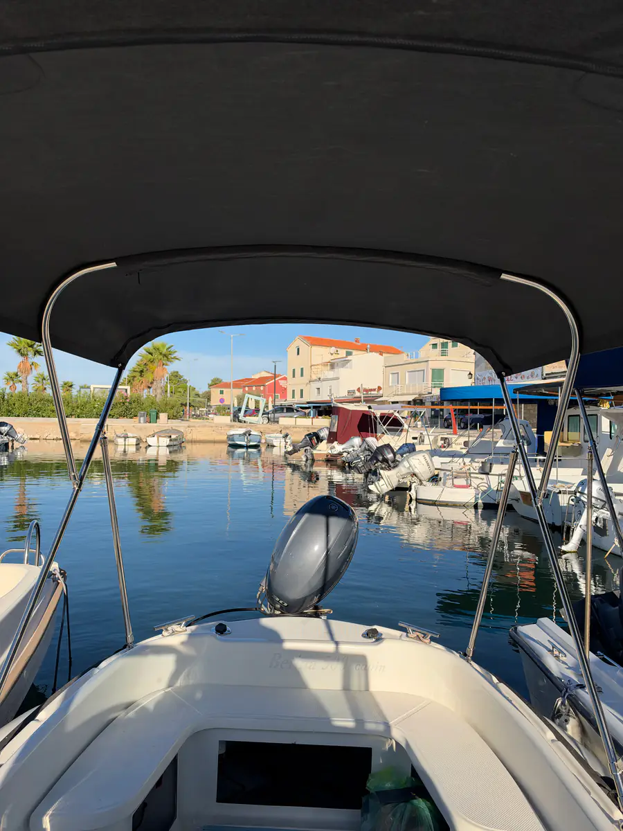 Betina 500 Cabin — Bimini #6