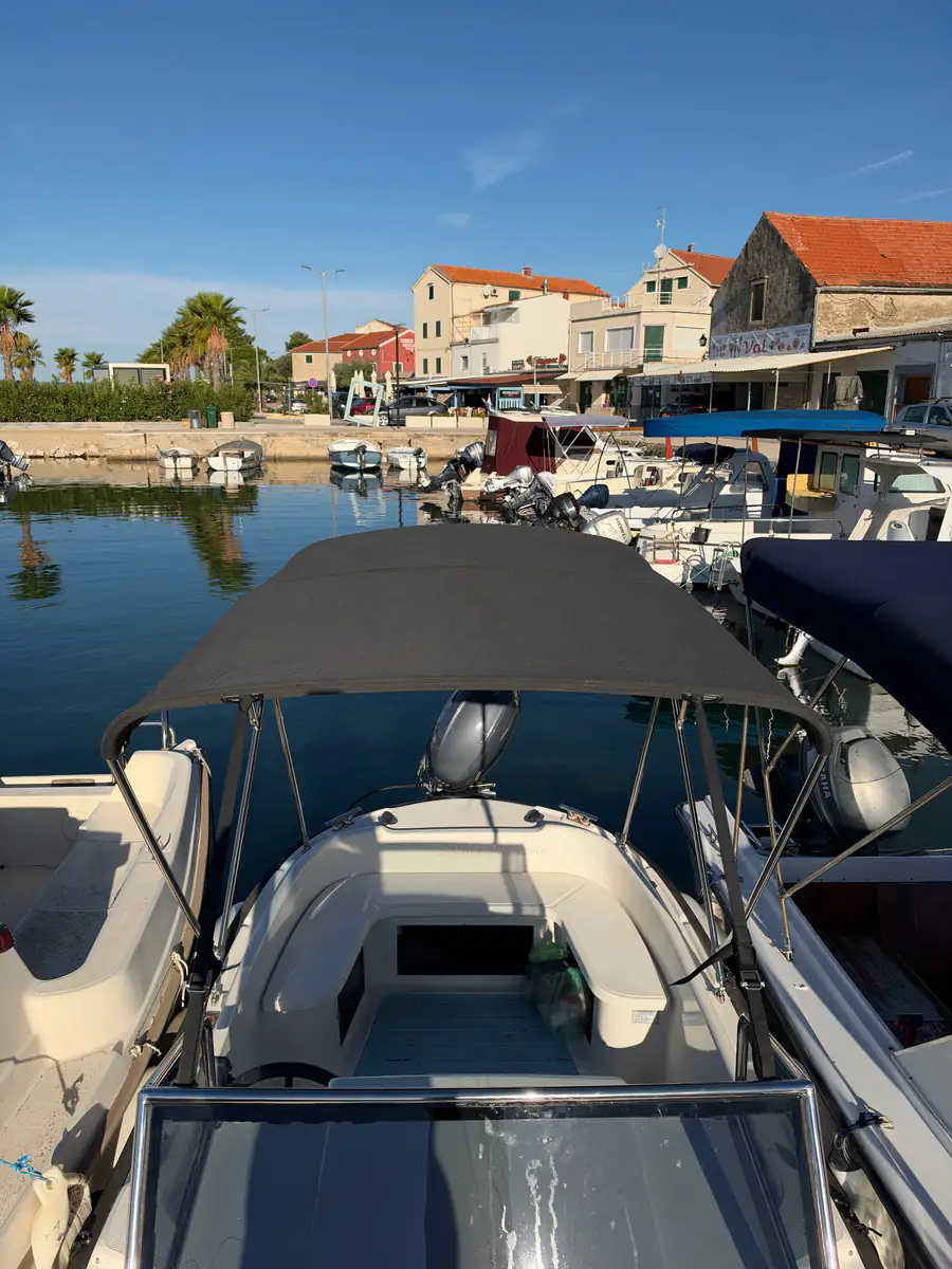 Betina 500 Cabin — Bimini #7