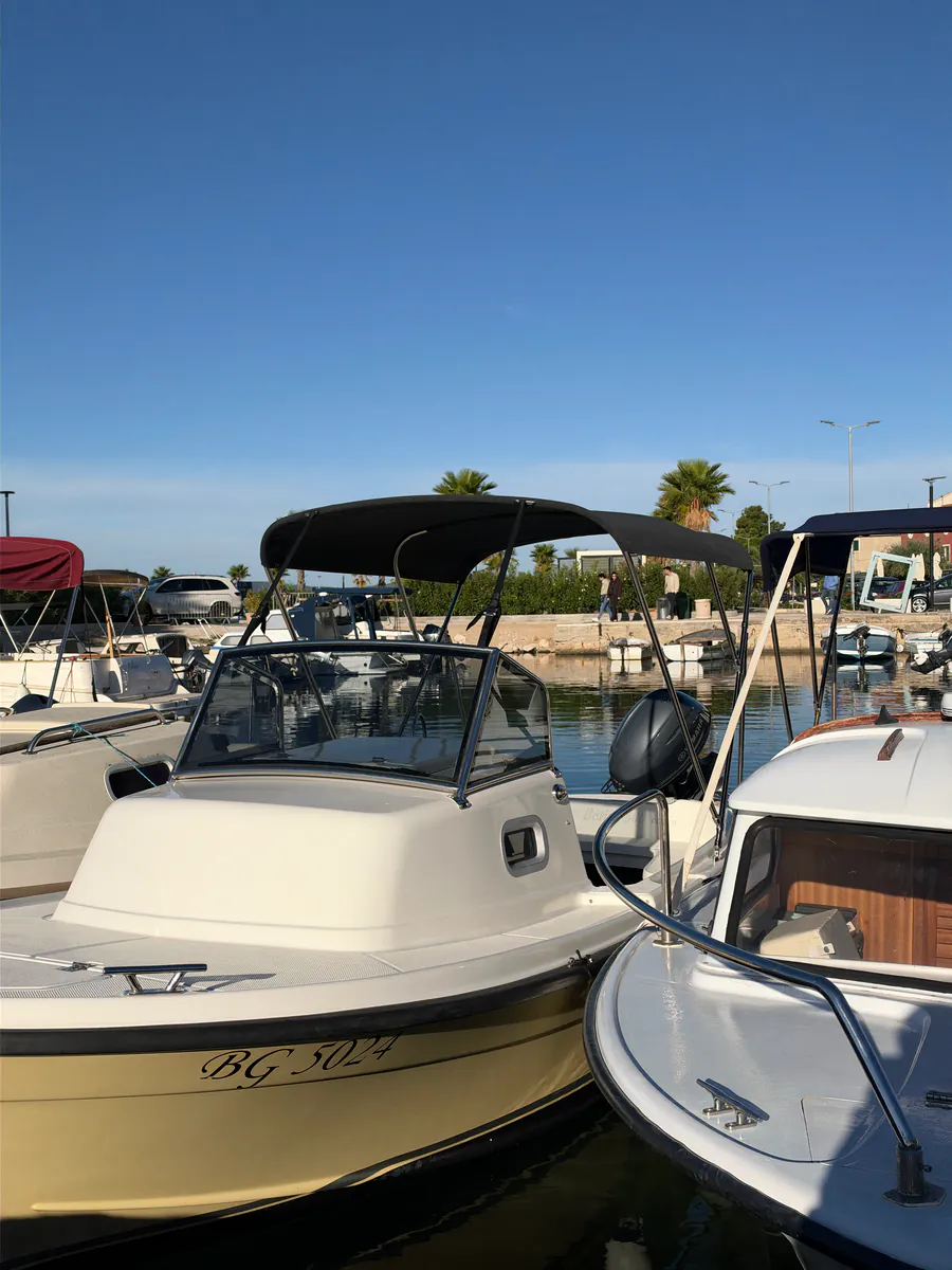 Betina 500 Cabin — Bimini #9