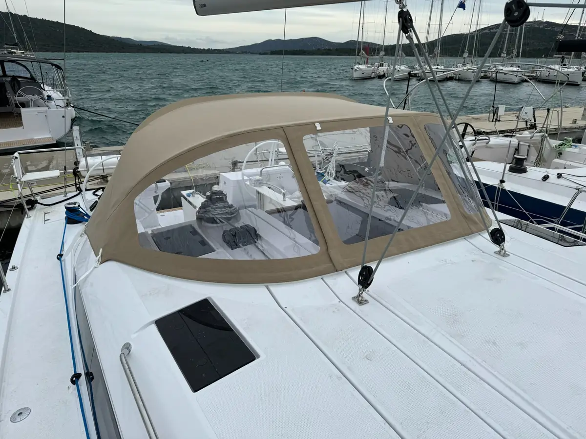 Elan I43 — Sprayhood #3