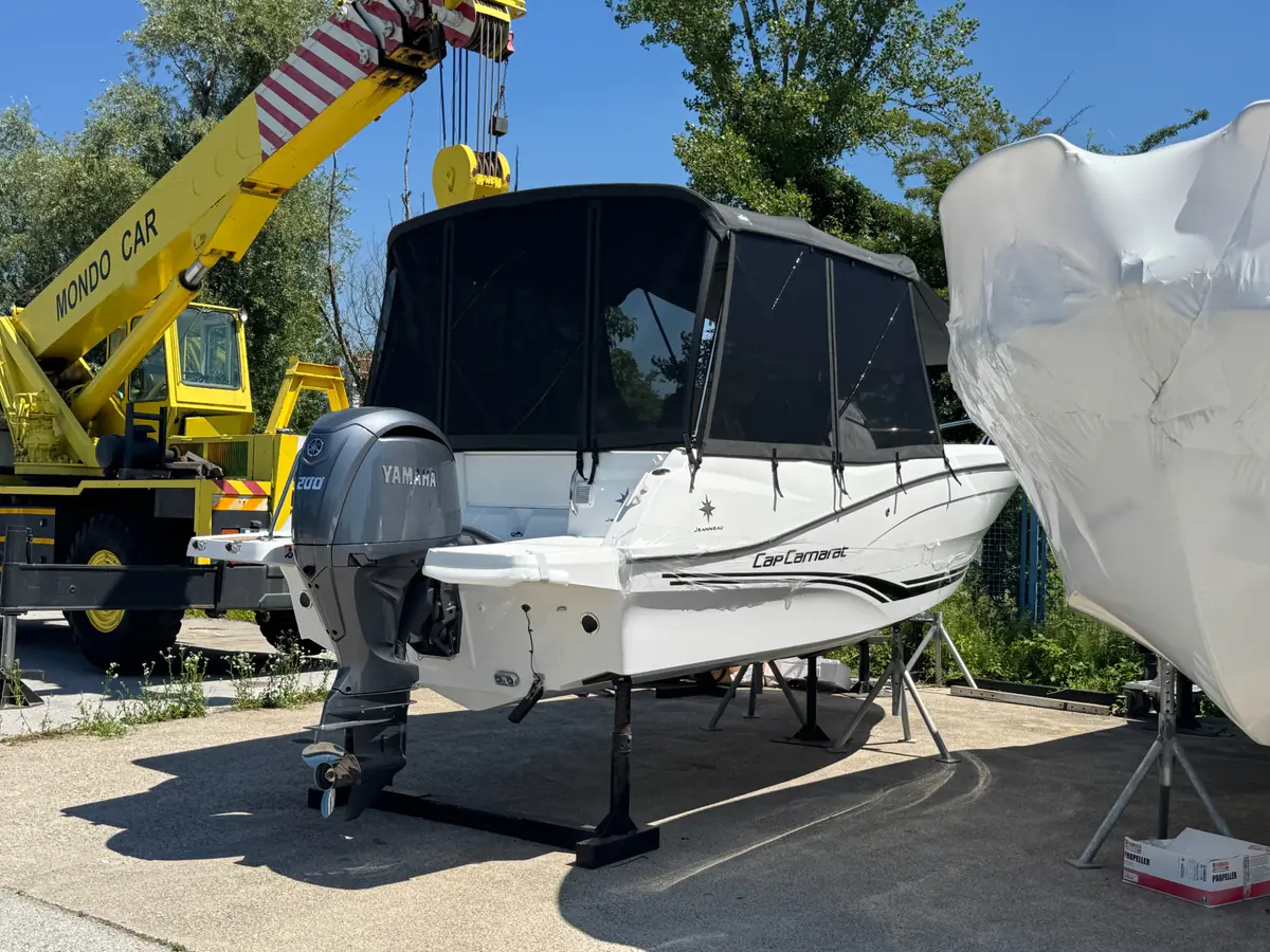 Jeanneau Cap Camarat 6.5 WA — Bimini #5