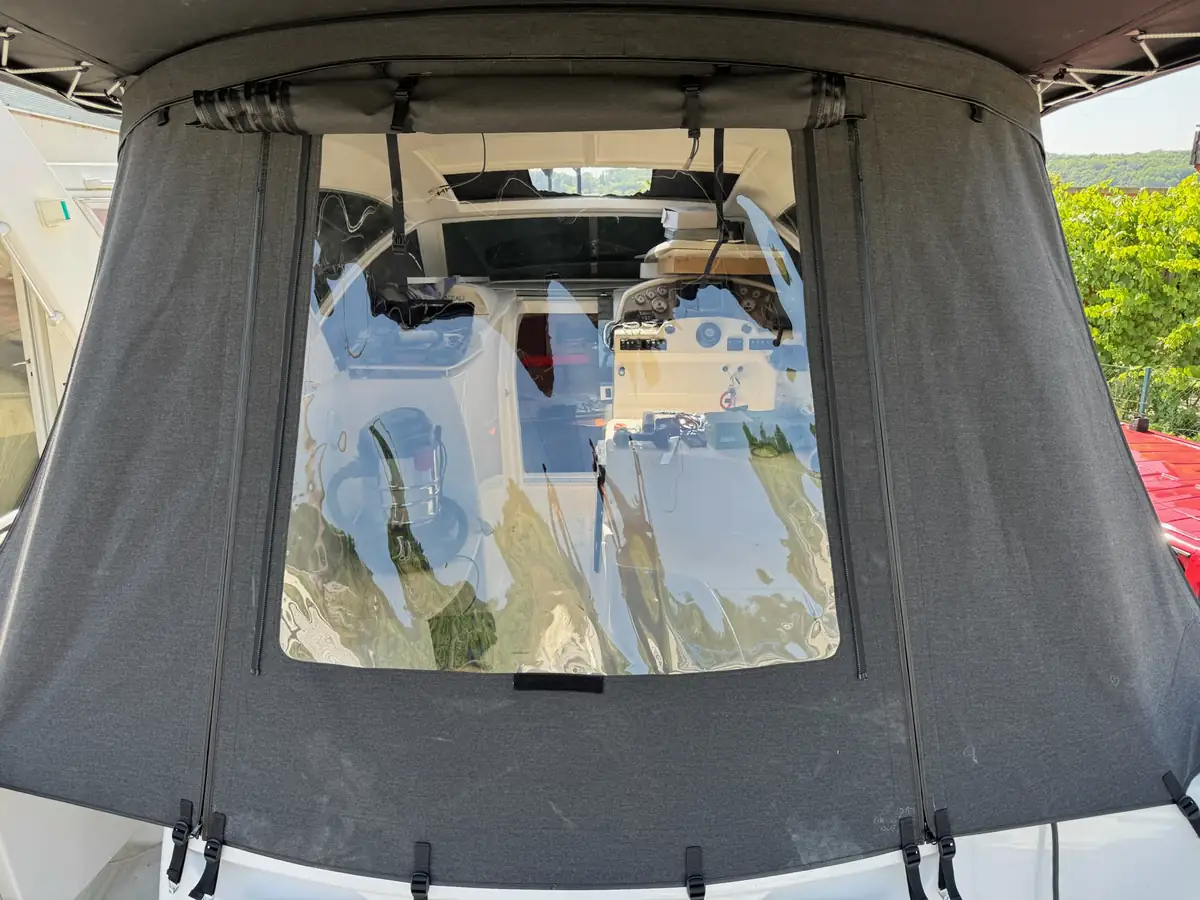 Jeanneau Prestige 30 S — Krmeno zatvaranje #1