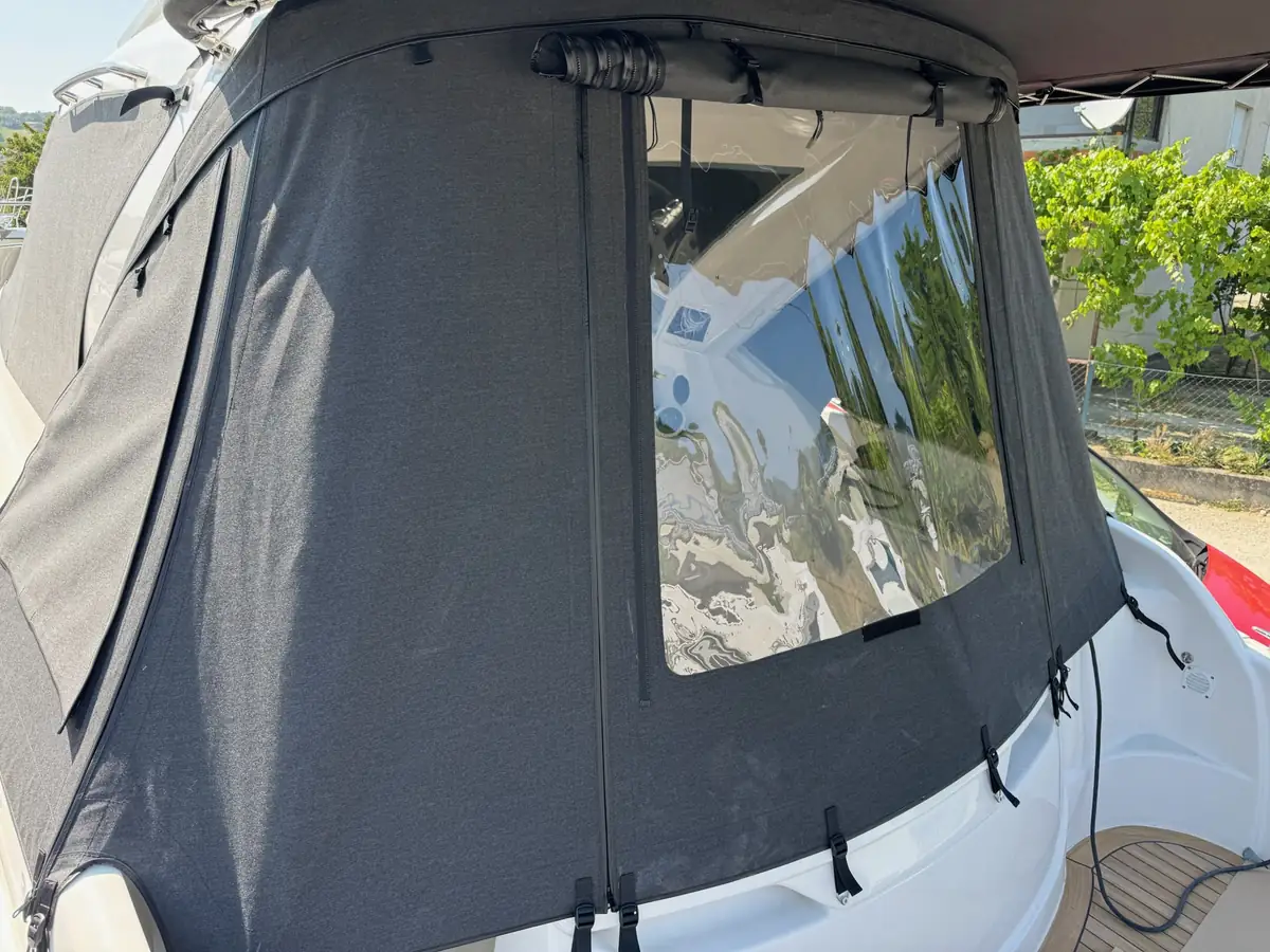 Jeanneau Prestige 30 S — Krmeno zatvaranje #2