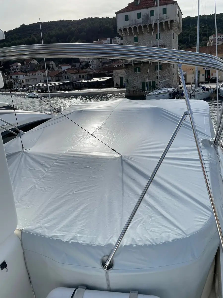 Princess 65 — Cockpit-cover #1