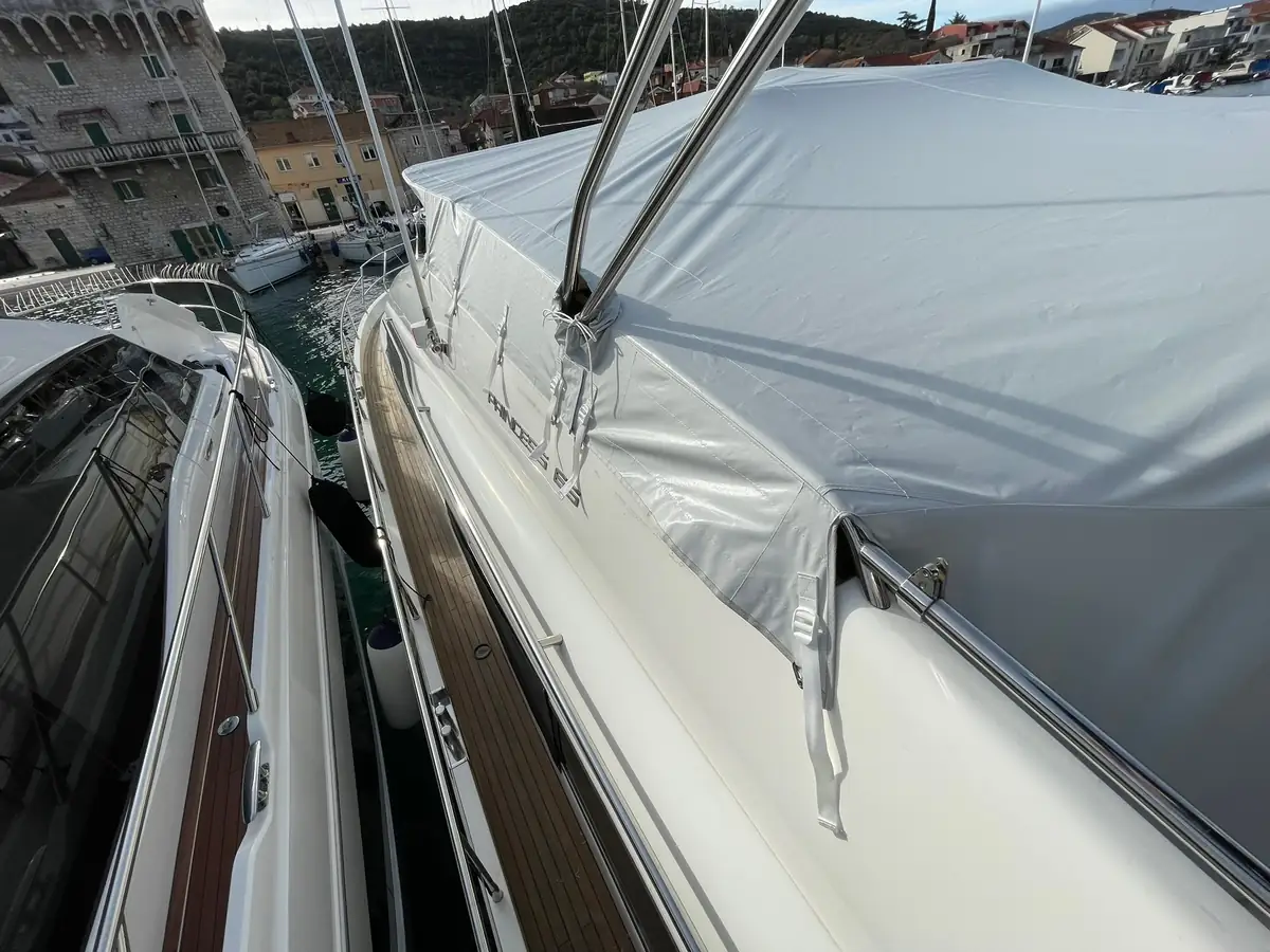 Princess 65 — Cockpit-cover #5