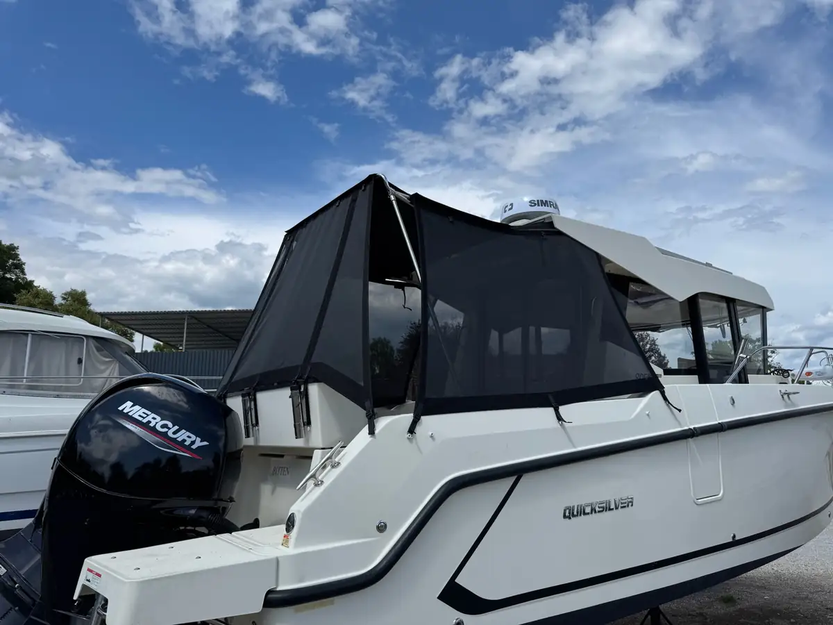Quicksilver 625 Pilothouse