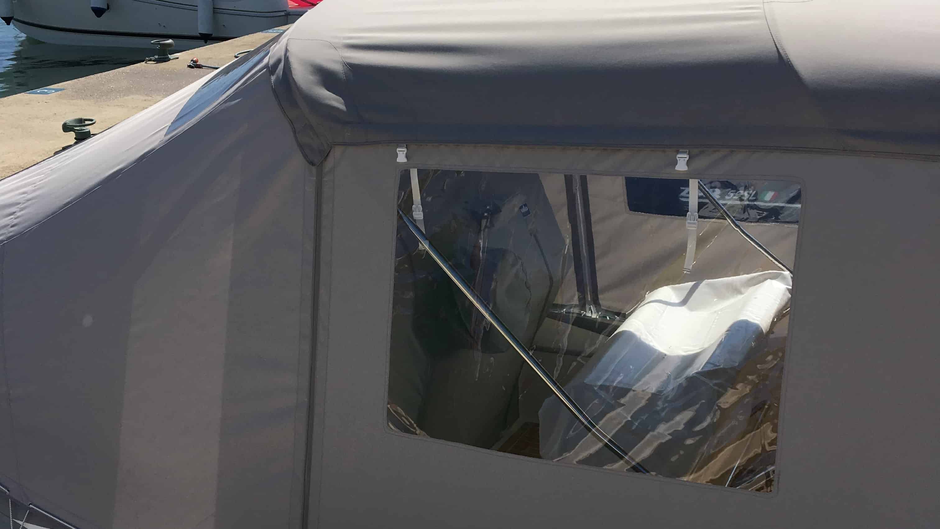 šator tenda u materijalu Sunbrella Surlast s PVC prozorima koji imaju mogućnost rolanja za GUMENJAK ZAR