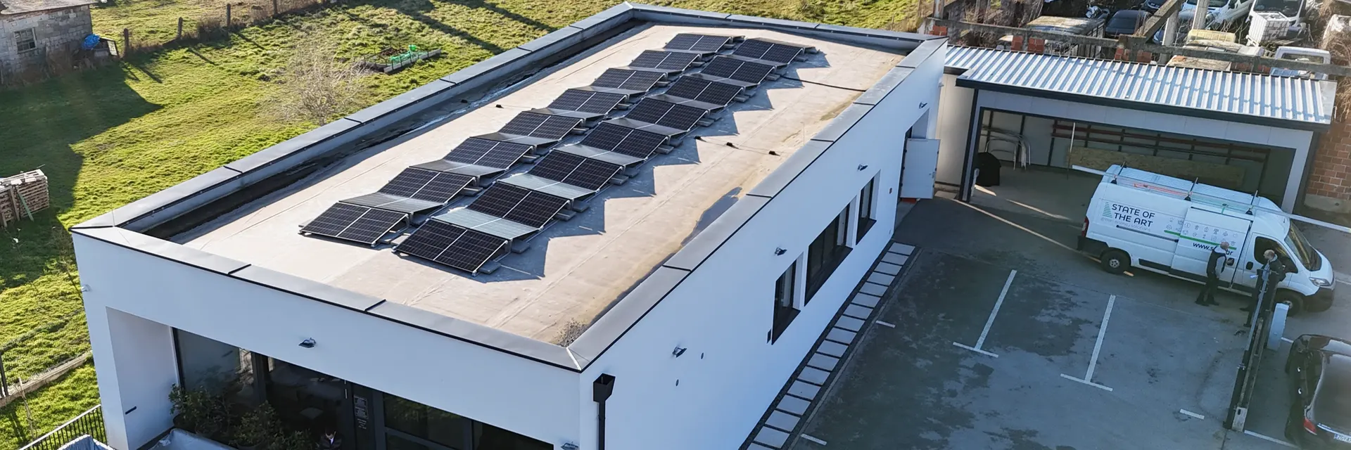 Nautica Tende radionica sa solarnim panelima — pogled iz zraka